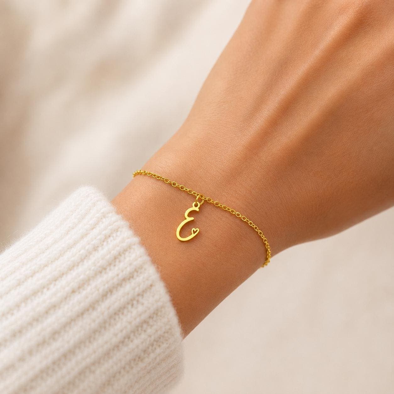 Script Initial Bracelet